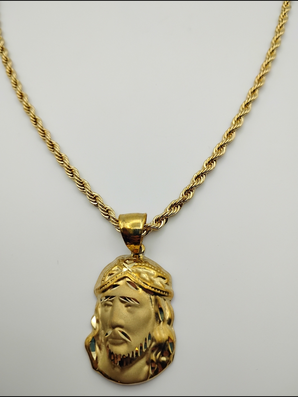 Gold Tone Jesus Head Pendant Necklace - Picture 6 of 15